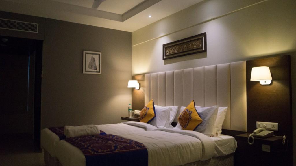 Ganpat Grand Hotel Palni Exterior foto
