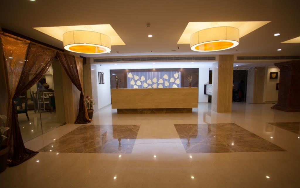 Ganpat Grand Hotel Palni Exterior foto
