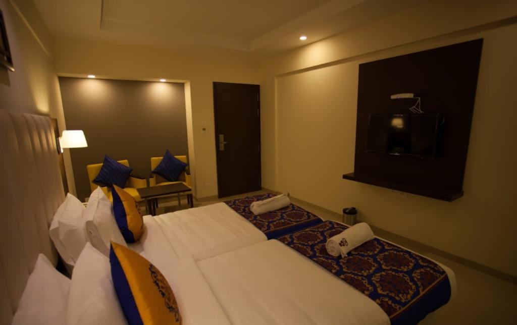 Ganpat Grand Hotel Palni Exterior foto