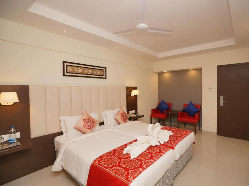 Ganpat Grand Hotel Palni Exterior foto